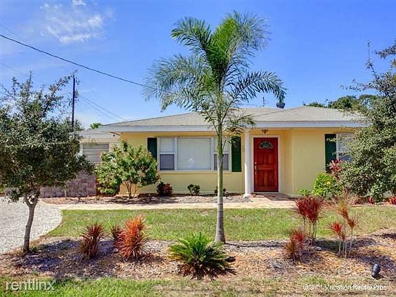 You'll never see a more colorful vacation home!