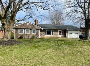 3988 Staley Dr, Hamburg, NY 14075