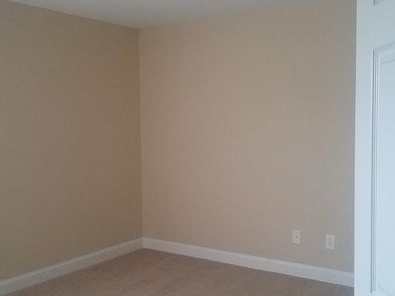 4th image of 221-B South Pointe Drive