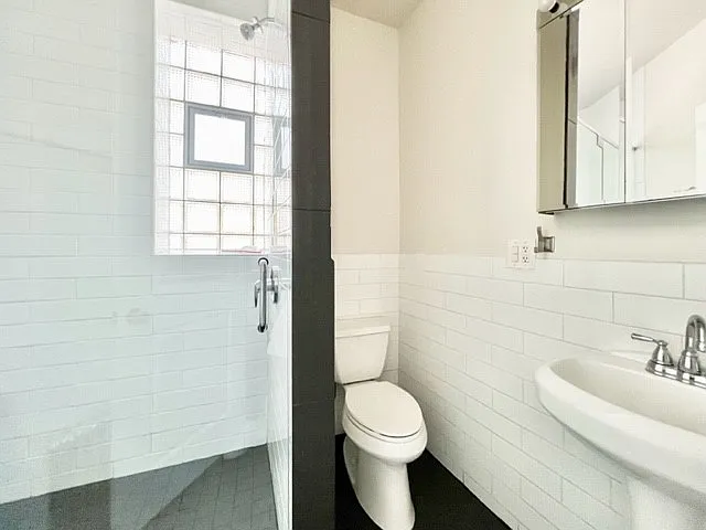 5645 N Wayne Ave #2N — Photo 7