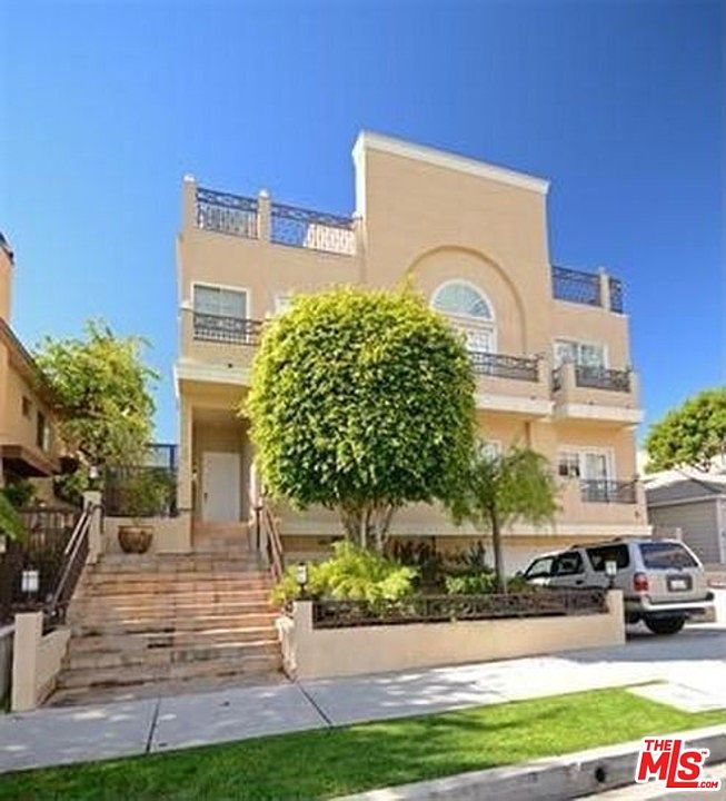 1st image of 1253 Granville Ave #104