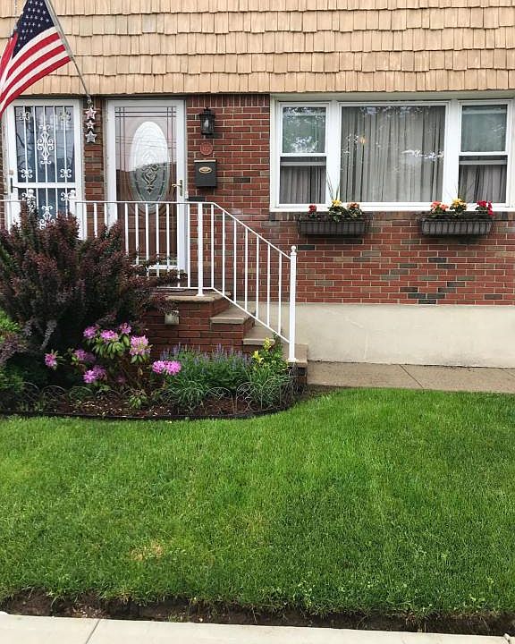 1st image of 65 Zoe St