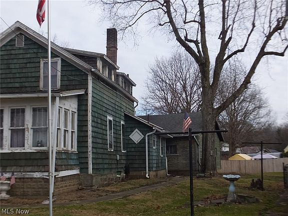 2nd image of 1732 Erie St S