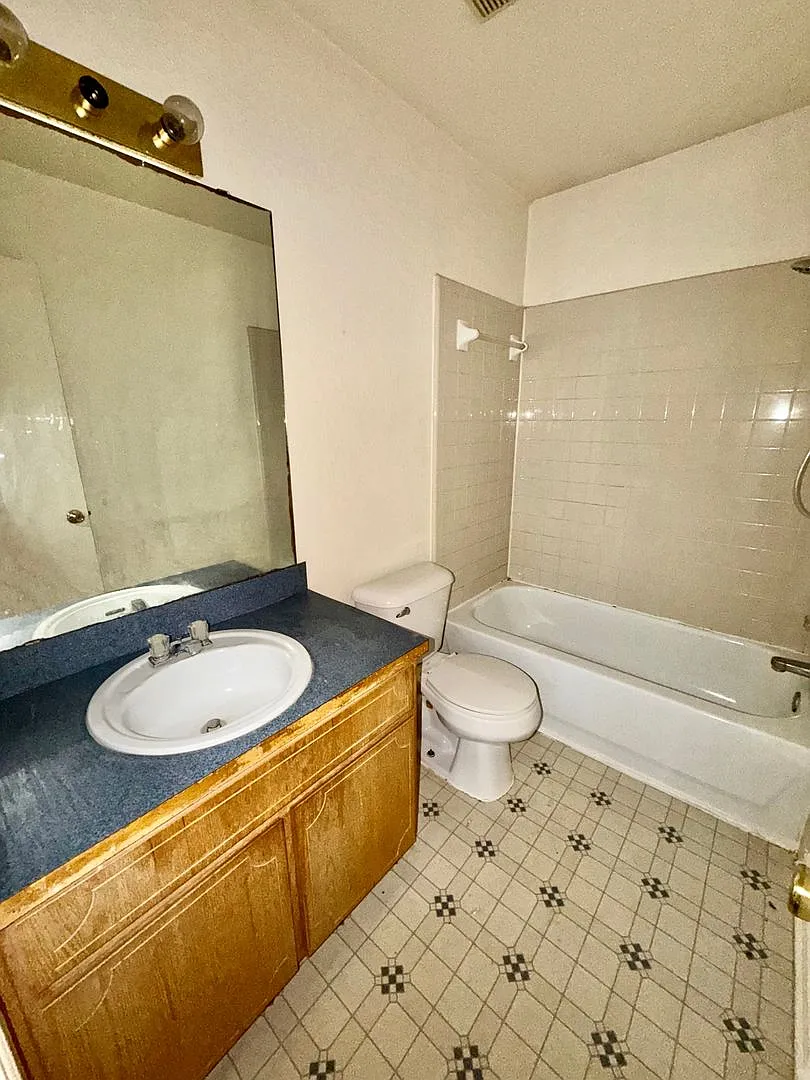 4302 Alan Kent Dr. — Photo 2