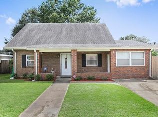 2202 N Von Braun Ct, Harvey, LA 70058