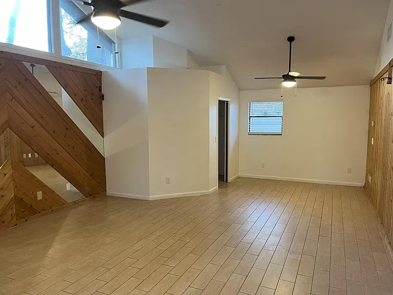 245 W Highland St — Photo 12