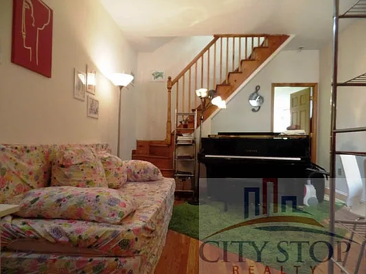 Rented by City Stop Realty | media 71