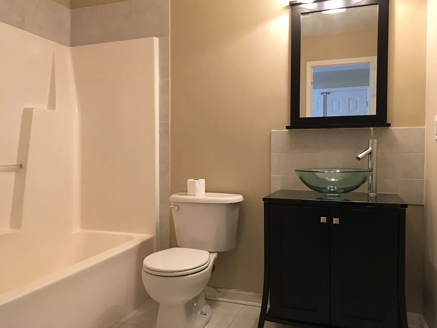 Beautiful 4 Bedroom Home — Photo 2