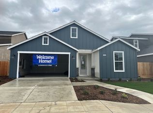 4044 Alamos Ave, Clovis, CA 93619