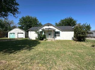 1709 1st St, Woodward, OK 73801