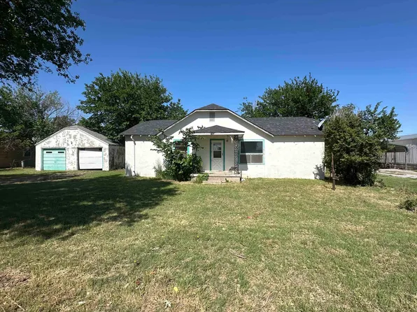 1709 1st St, Woodward, OK 73801