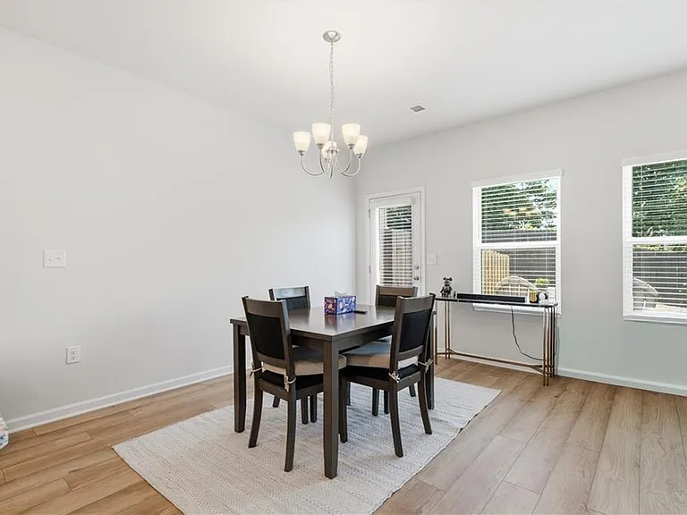 330 Regent Park — Photo 10