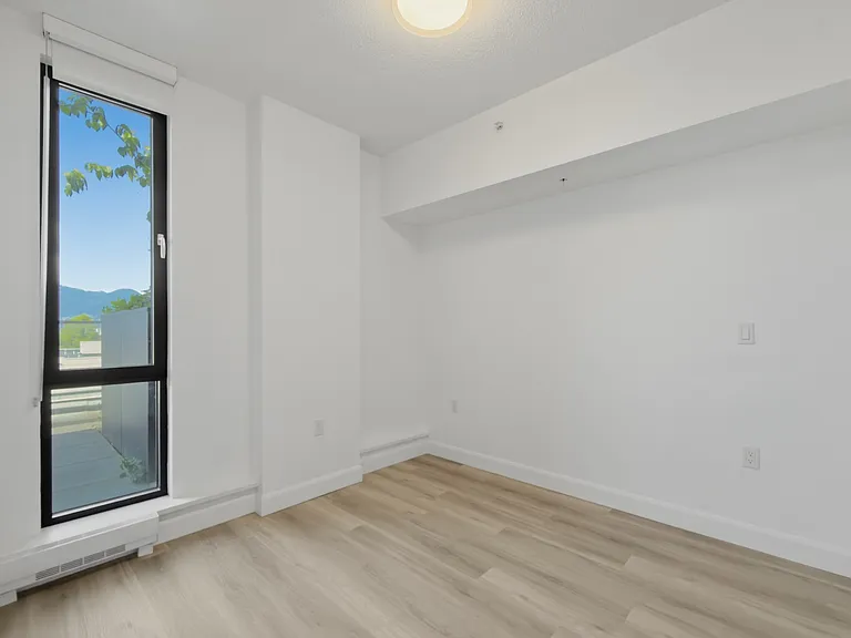 2511 Carolina St — Photo 82