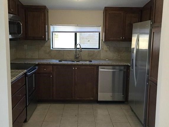 4th image of 4516 Avenue C #B