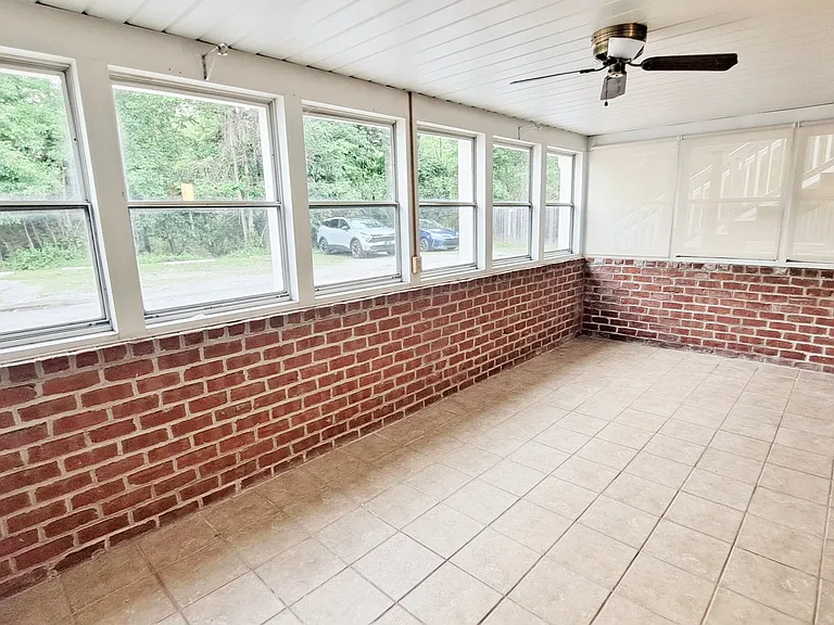 1495 Fairfield Rd — Photo 21