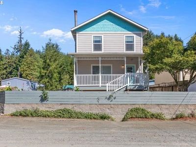 1296 Dakota St, Coos Bay, OR, 97420