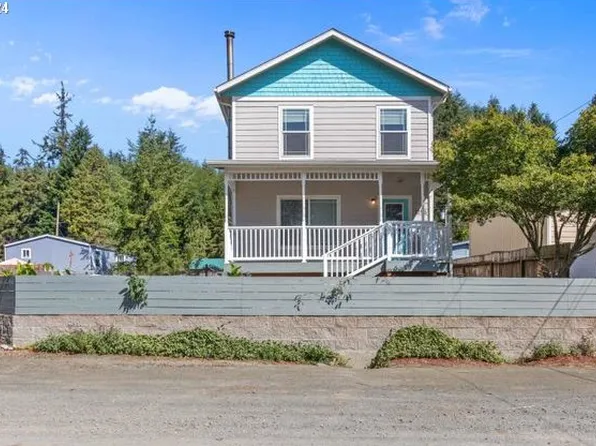 1296 Dakota St, Coos Bay, OR 97420