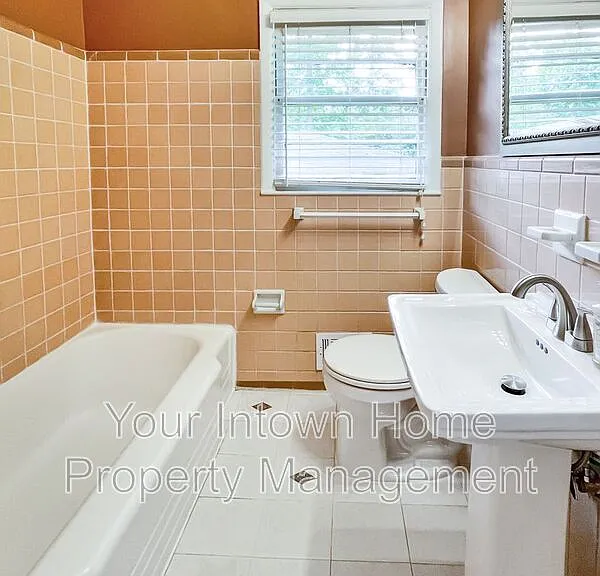 1597 Stanford Way — Photo 13