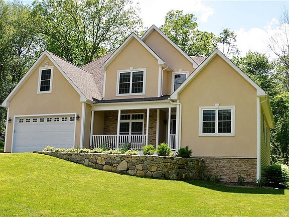 5th image of 393 Washington Dr