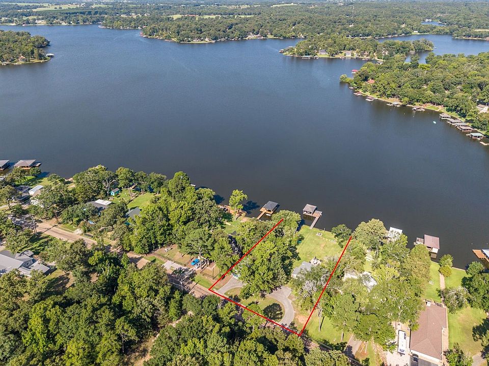 1st image of 727 Callender Lake Dr #D