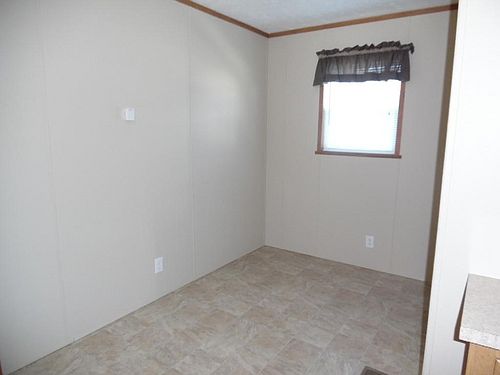 4th image of 2915 Greentree St