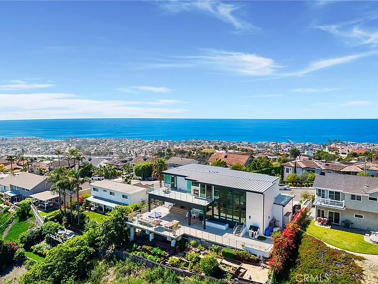 875 Avenida Salvador — Photo 2