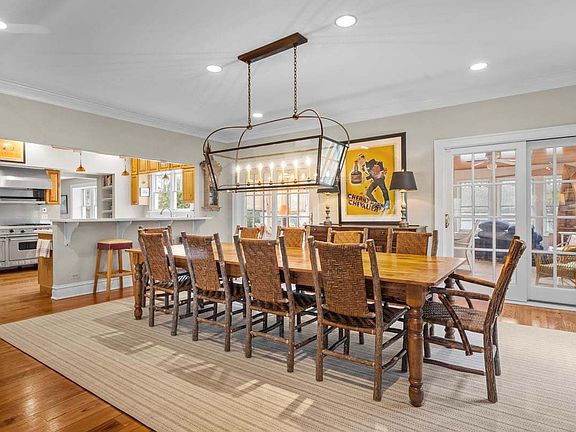 4th image of 1190 W Old Mill Rd