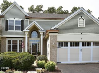 7 Ashton Ct, South Elgin, IL 60177