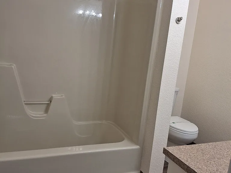 GRAND OAK APARTMENTS — Photo 7