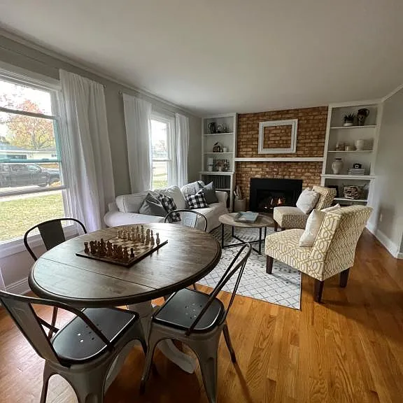 1735 Crestview Dr — Photo 12