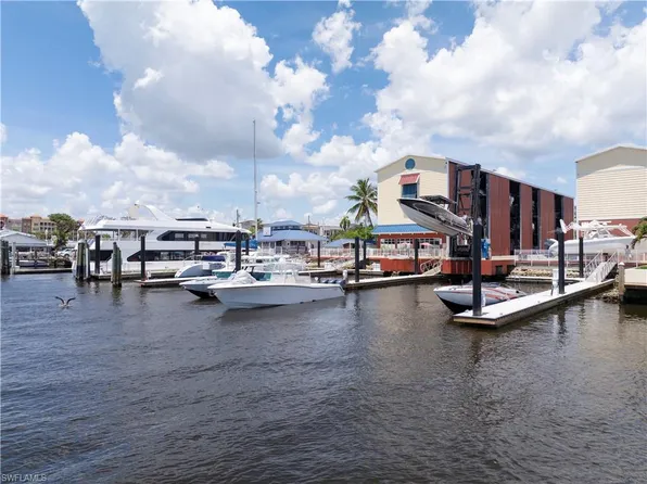 750 RIVER POINT B3-1 DR, NAPLES, FL 34102