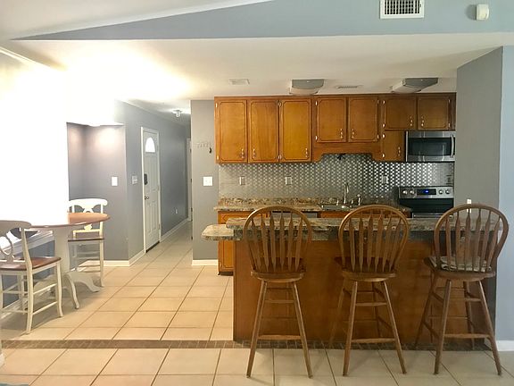 Eat-in Breakfast & High bar