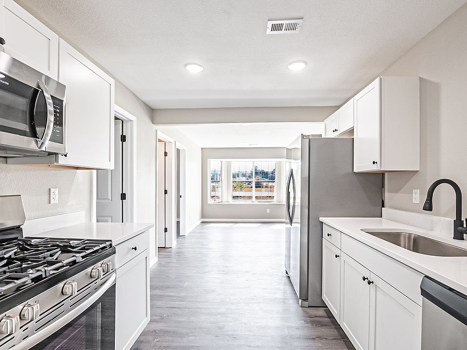 1st image of 8419 Shaw Ave #4