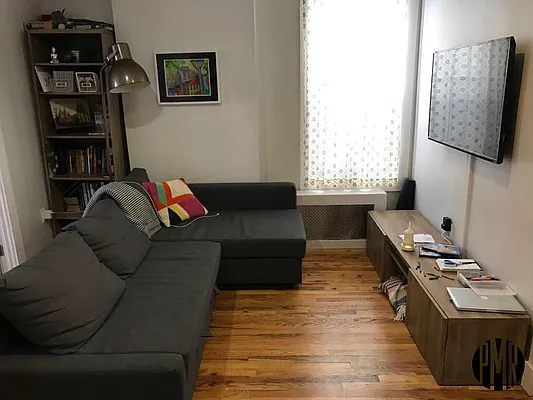 Rented by Premier Metro Realty Corp | media 34