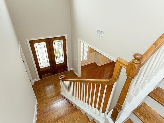 5th image of 504 Mission Park Ln