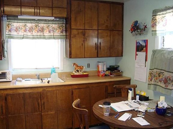 3rd image of 3102 Farnsworth Ave