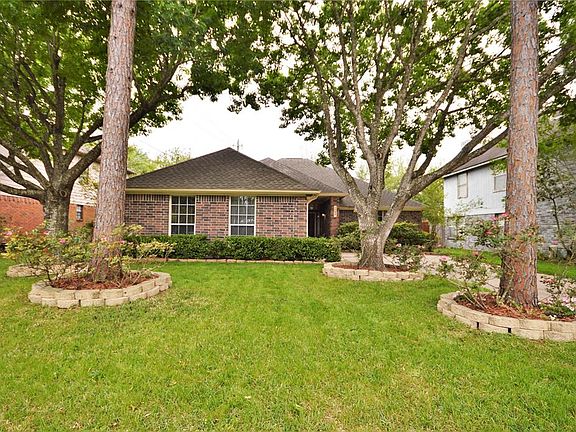 2nd image of 14430 Oak Chase Dr