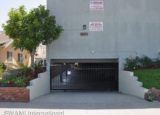 2nd image of 332 W Regent St