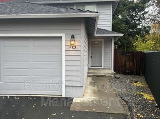 582 Sunset Way, Grants Pass, OR 97527