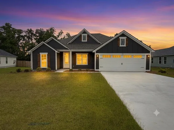 232 McNeal Heritage Cir, Hahira, GA 31632