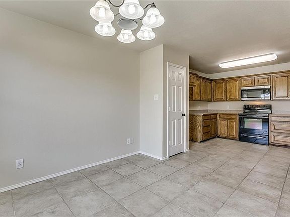 3rd image of 737 Blue Marlin Dr