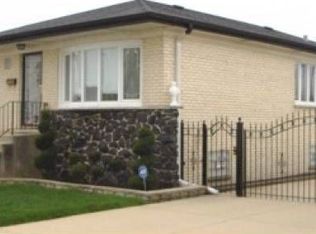 4044 Scott St, Schiller Park, IL 60176