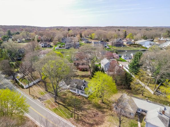 69 Essex Rd, Old Saybrook, CT 06475