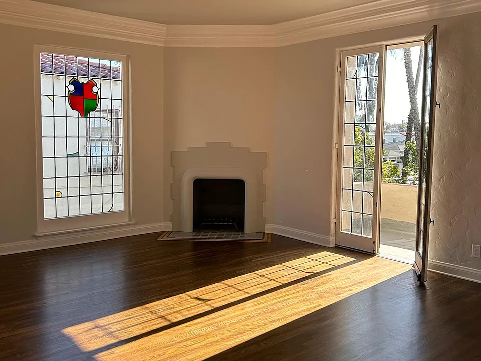 1109 4th Ave