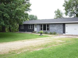 17803 189th St, Manchester, IA 52057