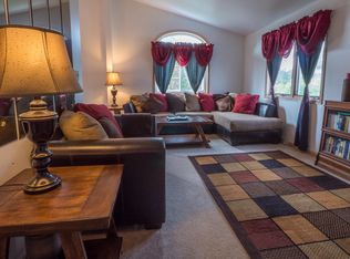 10342 S Hummingbird Ln, Oak Creek, WI 53154