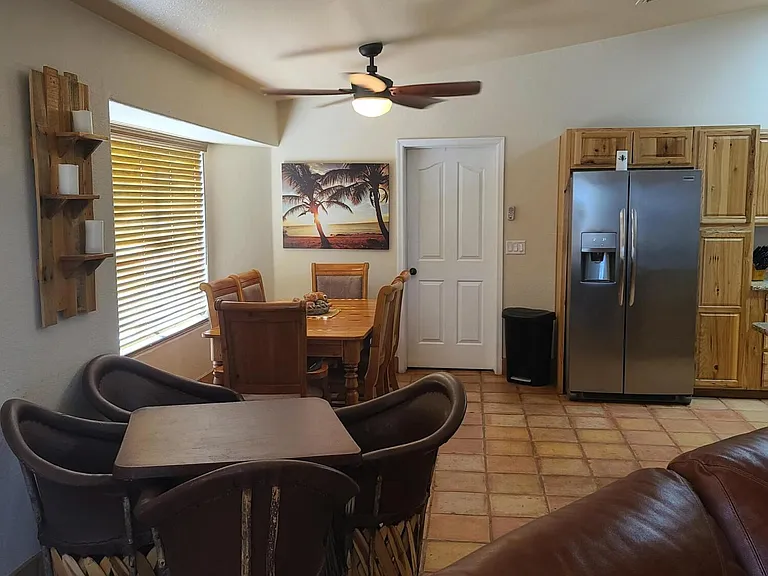 2010 Bombay Dr — Photo 40