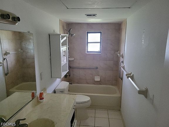 5th image of 1029 NE Van Loon Ln