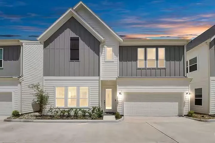3 bed, 2.5 bath, 1953 sqft, $2,600 — Photo 1