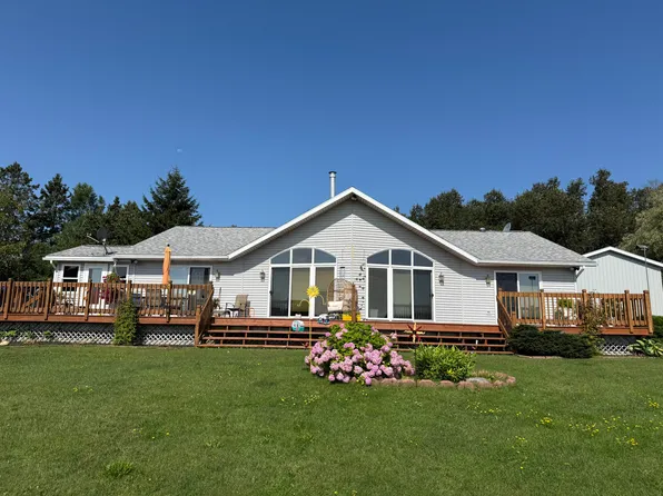 8049 York Rd, Sault Sainte Marie, MI 49783